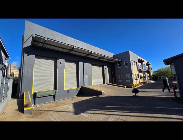 3,302M² WAREHOUSE TO LET IN SPARTAN
